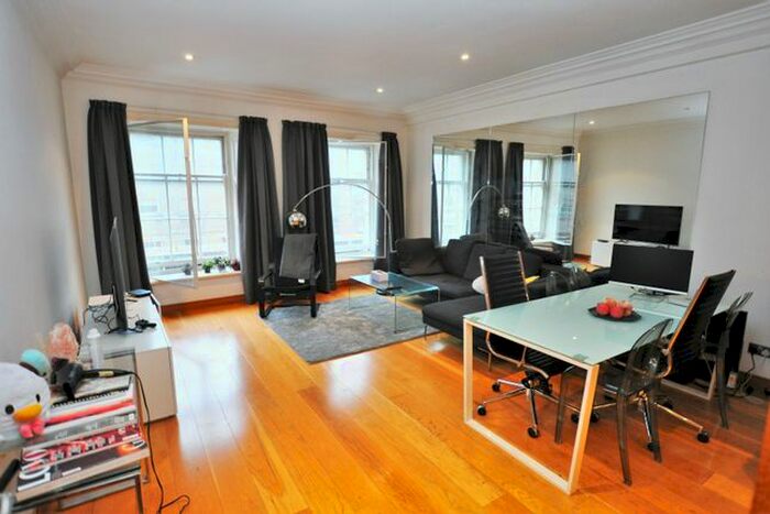 2 Bedroom Flat To Rent In Grainger Street, Newcastle Upon Tyne, NE1