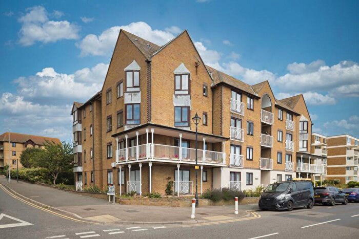 2 Bedroom Flat For Sale In Victoria Parade, Ramsgate, Kent, CT11