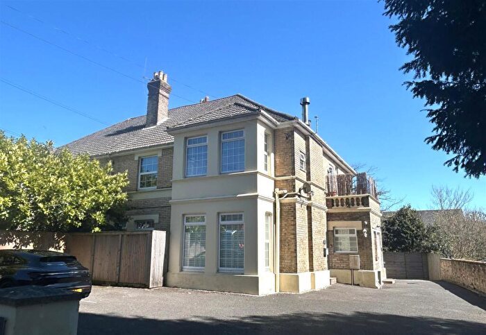 1 Bedroom Apartment To Rent In Alumhurst Road, Bournemouth, BH4