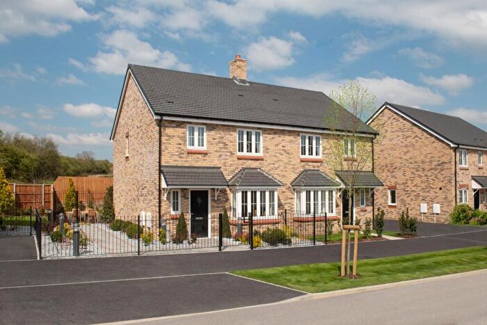 3 Bedroom Semi Detached House For Sale In Gault Way, Leighton Buzzard, LU7