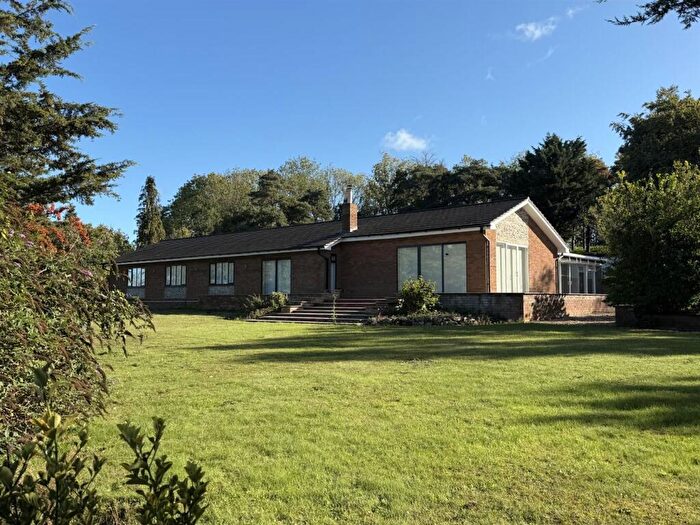 4 Bedroom Detached Bungalow For Sale In Caistor St. Edmund, Norwich, NR14