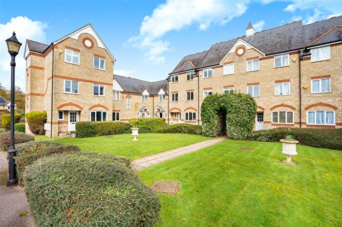 3 Bedroom Terraced House For Sale In Norbury Avenue, Watford, Hertfordshire, WD24