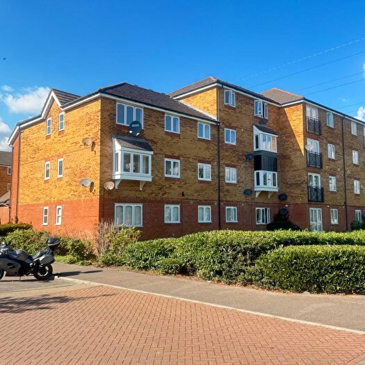 2 Bedroom Flat For Sale In Dunlop Close, Dartford, DA1