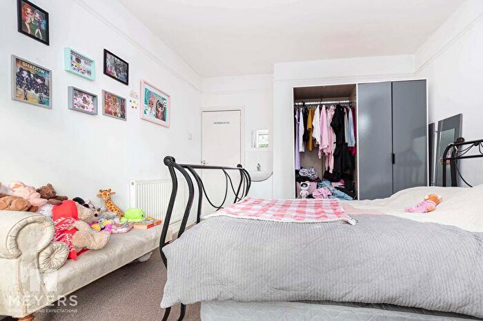 3 Bedroom Semi-Detached House For Sale In Wheaton Road, Bournemouth, BH7