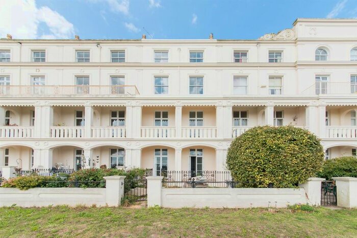 2 Bedroom Flat To Rent In Westcliff Terrace Mansions, Pegwell Road, Ramsgate, CT11