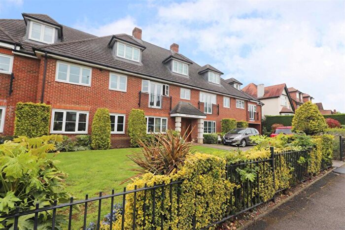 2 Bedroom Apartment To Rent In Nelson Court, Kingsend, Ruislip, HA4