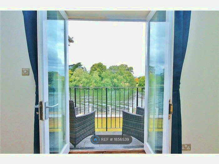 2 Bedroom Flat To Rent In Simmons Place, Staines-Upon-Thames, TW18