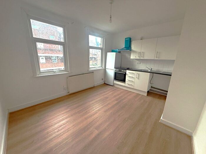 2 Bedroom Flat To Rent In Silver Street, Edmonton, N18