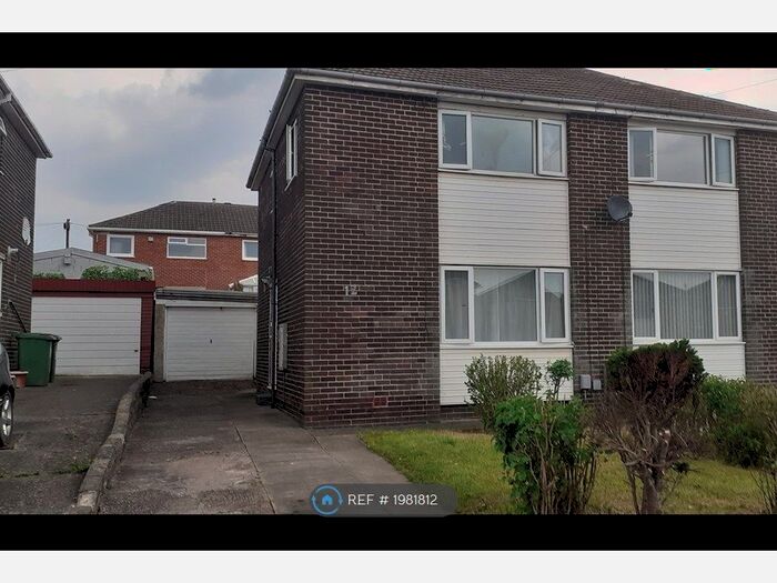 3 Bedroom Semi-Detached House To Rent In Patterdale Drive, Huddersfield, HD5