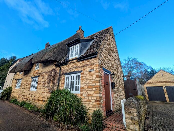 3 Bedroom Cottage To Rent In South Street, Isham, NN14