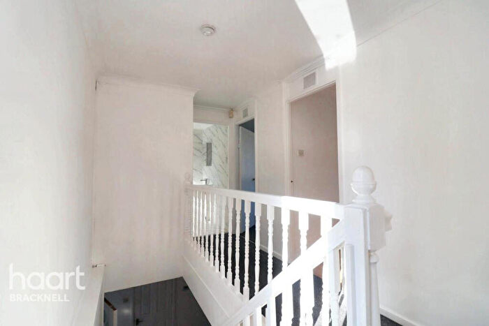 4 Bedroom Detached House For Sale In Spinis, Bracknell, RG12