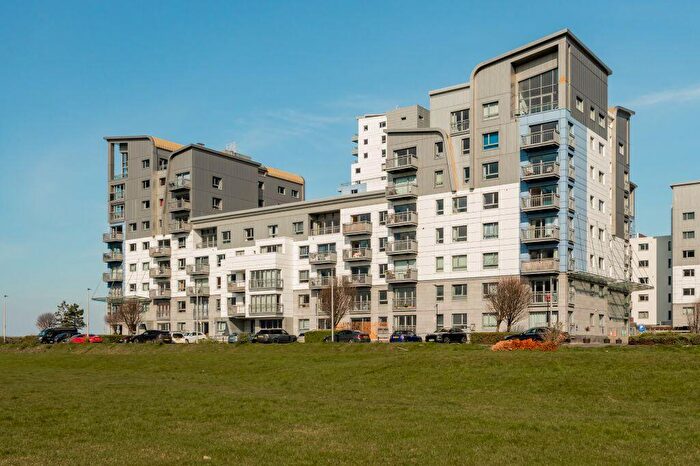 2 Bedroom Flat For Sale In / Western Harbour Terrace, Edinburgh, EH6