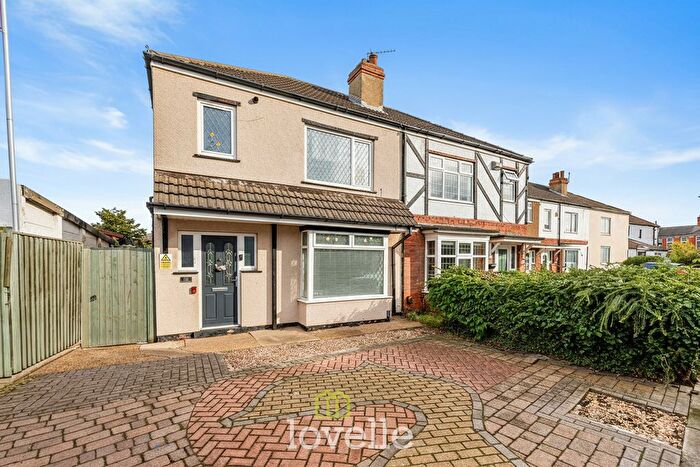 3 Bedroom Semi Detached House For Sale In Kelham Road, Grimsby, DN32