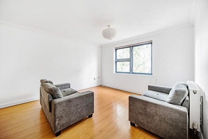 2 Bedroom Flat To Rent In College Road, London, NW10