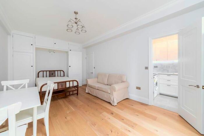 Studio To Rent In Queensway, London W2