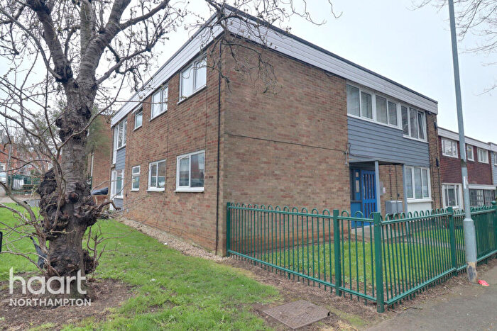 2 Bedroom Flat To Rent In Simons Walk, Northampton, NN1