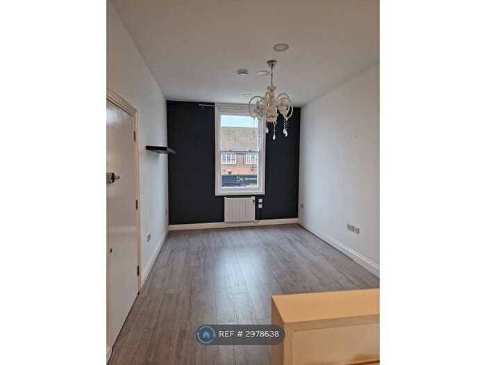 2 Bedroom Flat To Rent In High Street, Chislehurst, BR7