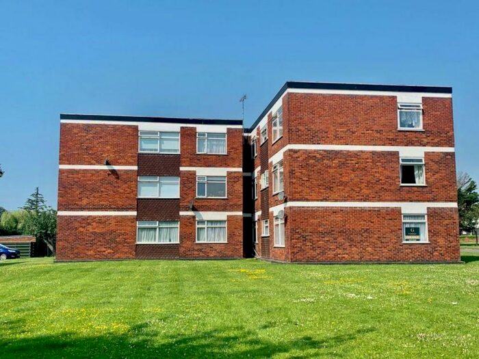 2 Bedroom Flat To Rent In North Justins, Southchurch Boulevard, SS2