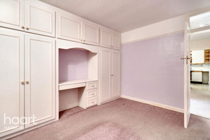 2 Bedroom Bungalow For Sale In Hill Lane, Ruislip, HA4