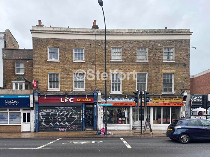 2 Bedroom Flat To Rent In Deptford Broadway, London, SE8
