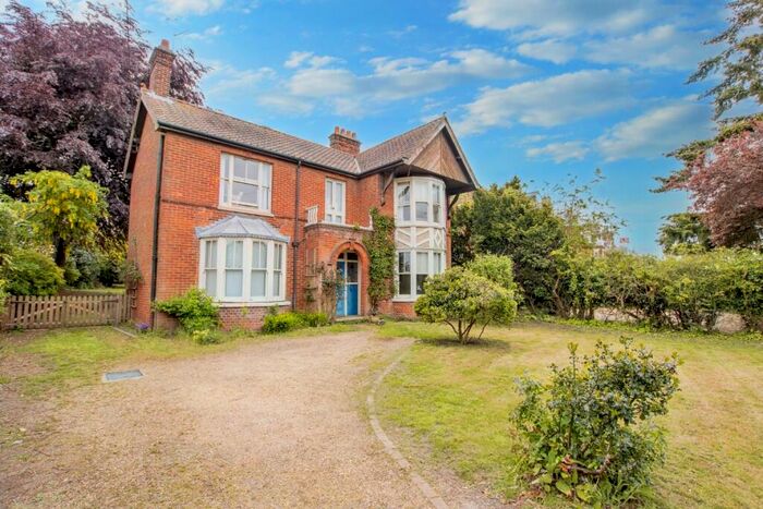 4 Bedroom Detached House For Sale In Norwich Road, Fakenham, NR21