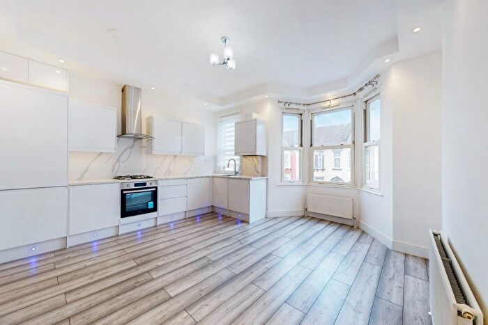2 Bedroom Flat To Rent In Harley Road, Willesden, NW10