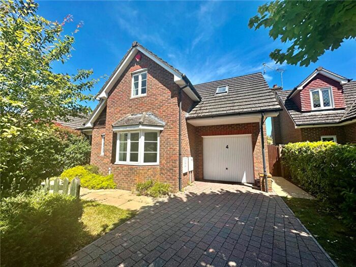 4 Bedroom Detached House To Rent In Seymour Gardens, Ringwood, BH24