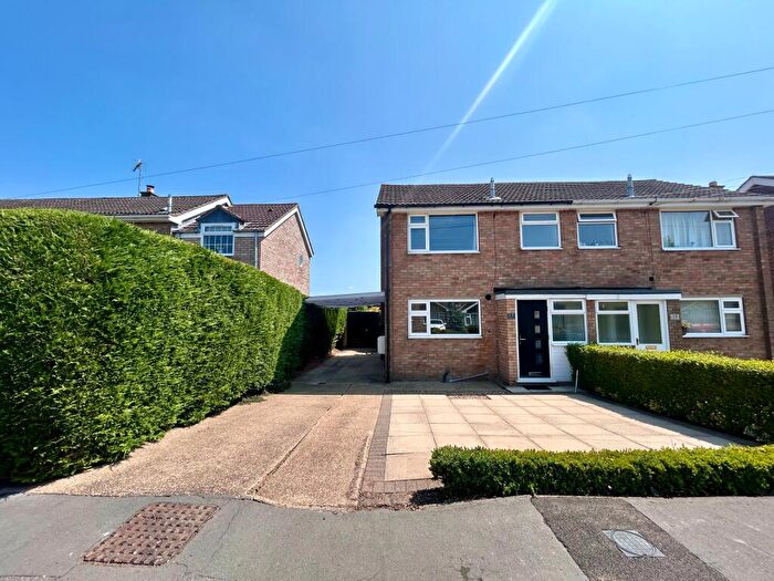 3 Bedroom Semi-Detached House For Sale In Russell Crescent, Sleaford, NG34