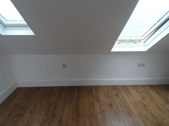 2 Bedroom Flat To Rent In Flat, Marlborough Road, Southall, UB2