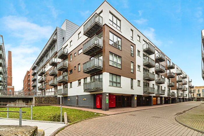 2 Bedroom Apartment To Rent In Isaac Way, Manchester, Greater Manchester, M4