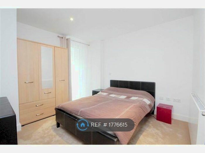 1 Bedroom Flat To Rent In Salamanca Place, London, SE1