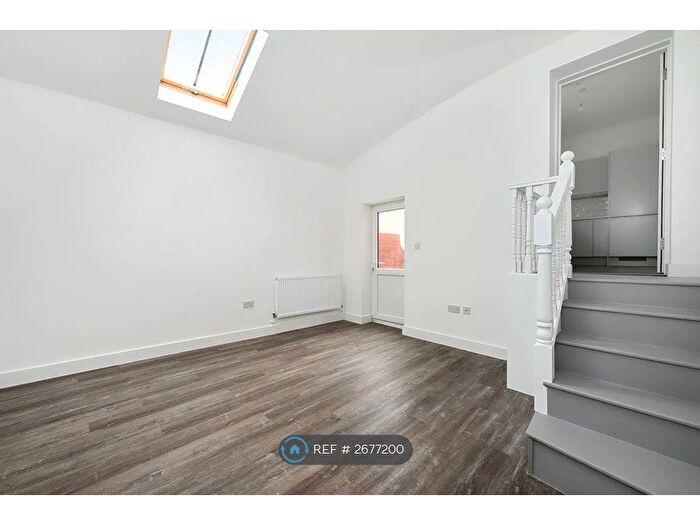 1 Bedroom Flat To Rent In Lynchford Road, Farnborough, GU14