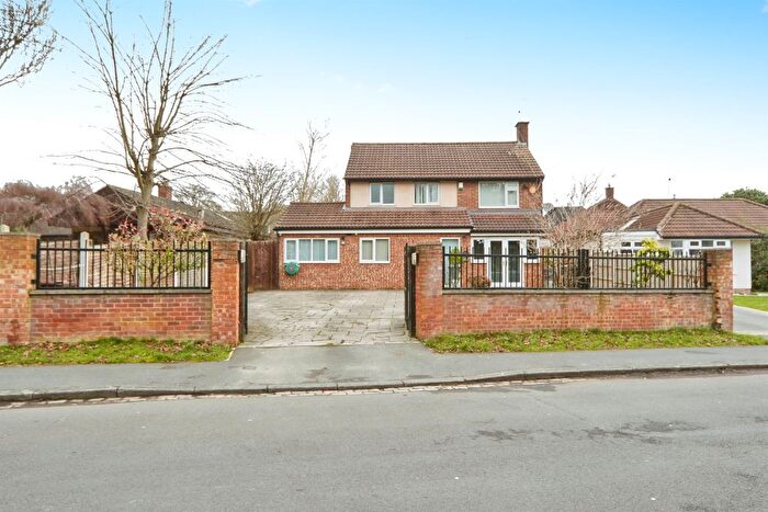 5 Bedroom Detached House For Sale In Rockwood Road, Calverley, Pudsey, LS28