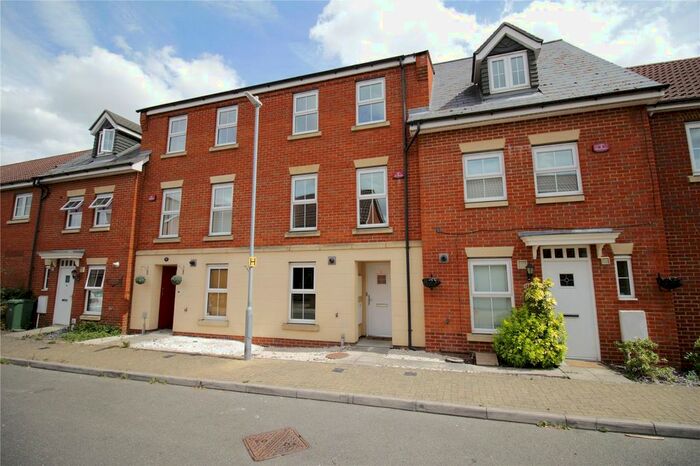 5 Bedroom Terraced House To Rent In The Nave, Laindon, Basildon, SS15