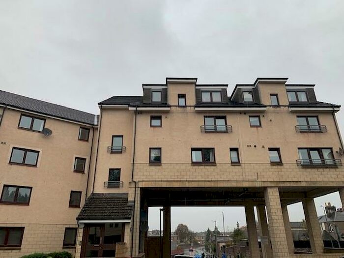 2 Bedroom Apartment To Rent In James Short Park, Falkirk, Stirlingshire, FK1