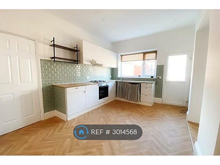 2 Bedroom Flat To Rent In Laurel St, Wallsend, NE28
