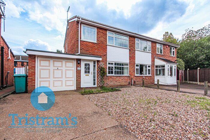 3 Bedroom Semi-Detached House To Rent In Maun Avenue, Nottingham, NG7