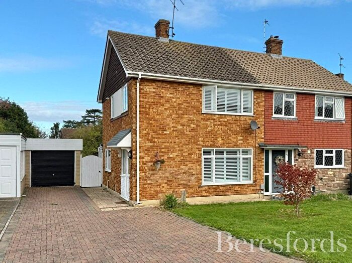 3 Bedroom Semi-Detached House For Sale In Millfields, Writtle, CM1