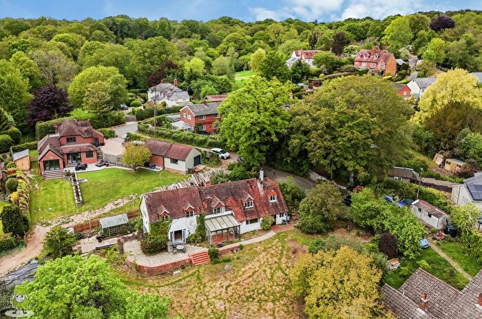5 Bedroom Detached House For Sale In Haughurst Hill, Baughurst, Tadley, Hampshire, RG26