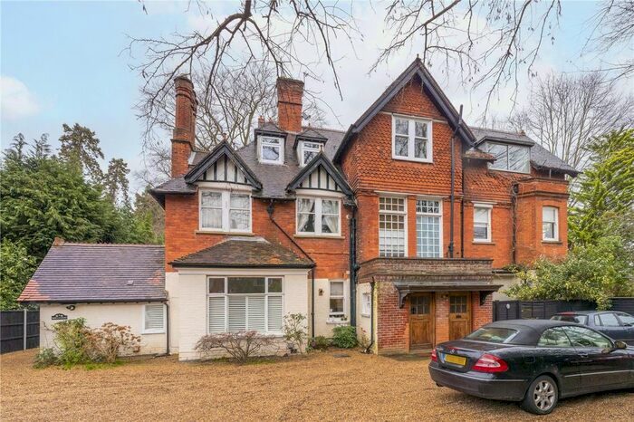 3 Bedroom Flat To Rent In Mostyn Court, Egerton Road, Weybridge, Surrey, KT13