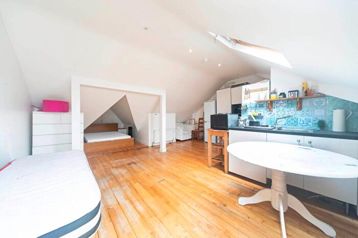 Studio To Rent In Sellons Avenue, Harlesden, NW10