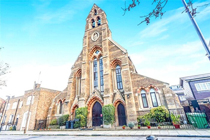 1 Bedroom Apartment For Sale In Arundel Square, London, N7