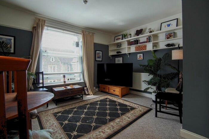 1 Bedroom Flat To Rent In Midland Road, Old Market, Bristol, BS2