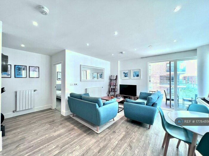 2 Bedroom Flat To Rent In Cobham House, London, SE3