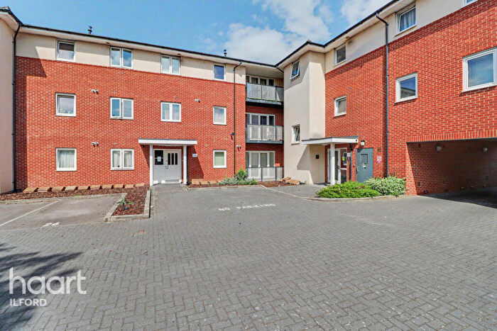 1 Bedroom Apartment For Sale In Medici Close, Ilford, IG3