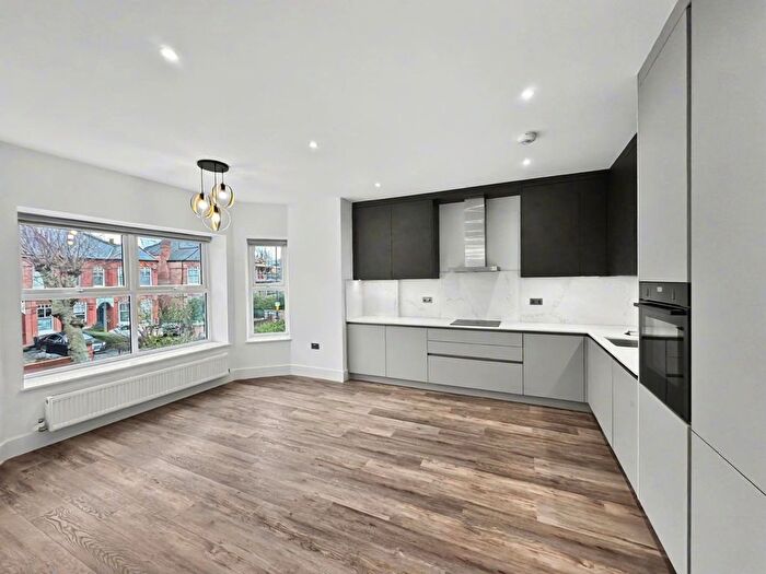 2 Bedroom Flat To Rent In Flat, Walm Lane, Willesden Green, London, NW2