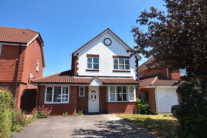4 Bedroom House To Rent In Redwood Drive, Aylesbury, HP21
