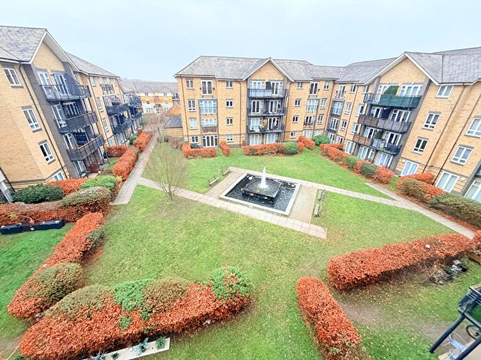 2 Bedroom Apartment For Sale In Southwell Close, Chafford Hundred, Essex, RM16