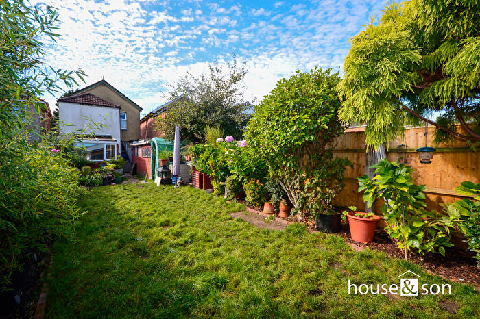 4 Bedroom Detached House For Sale In Leslie Road, Bournemouth, BH9