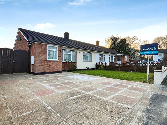 2 Bedroom Bungalow For Sale In Parkhill Road, Blackwater, Camberley, GU17